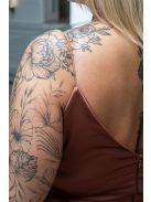 Zenina - saténové maxi šaty s výstrihom do V a špagetovými ramienkami, v tehlovej farbe