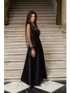 Írisz - saténové maxi šaty so špeciálnym výstrihom a dlhými tylovými rukávmi so štrasom, v čiernej farbe