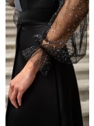 Írisz - saténové maxi šaty so špeciálnym výstrihom a dlhými tylovými rukávmi so štrasom, v čiernej farbe