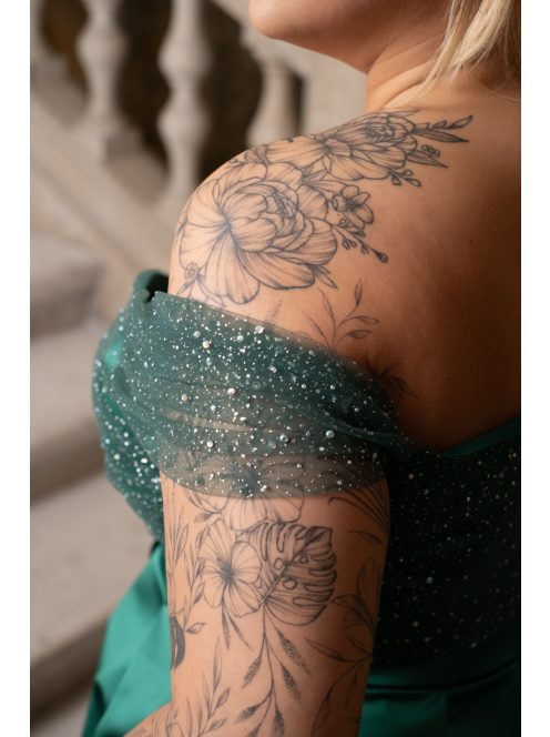 Inez - romantické, saténové maxi šaty s nariaseným topom a trblietavým tylom, v zelenej farbe