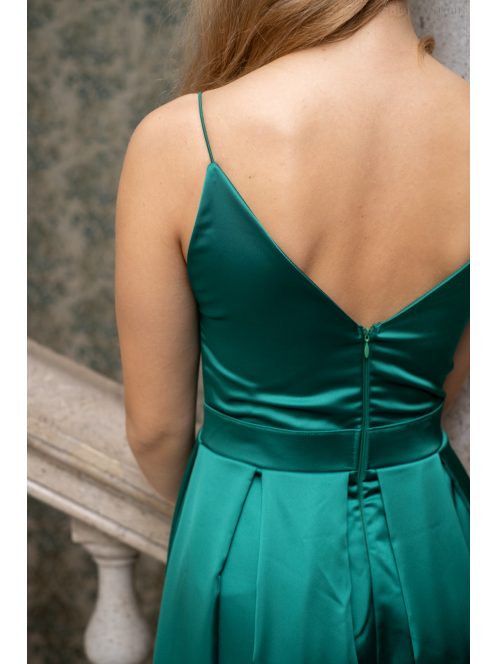 Zenina - saténové maxi šaty s výstrihom do V a špagetovými ramienkami, v zelenej farbe