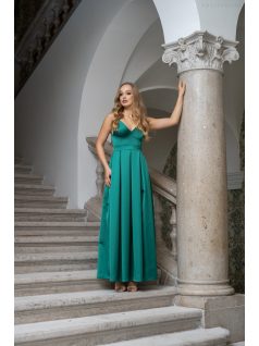   Zenina - saténové maxi šaty s výstrihom do V a špagetovými ramienkami, v zelenej farbe