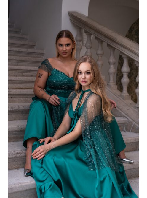 Pandóra - tylový plášť so štrasovými kamienkami, v zelenej farbe