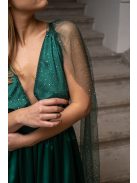 Scarlett - špeciálne maxi šaty s prekríženou látkou na chrbte a flitrovým tylom, v zelenej farbe 