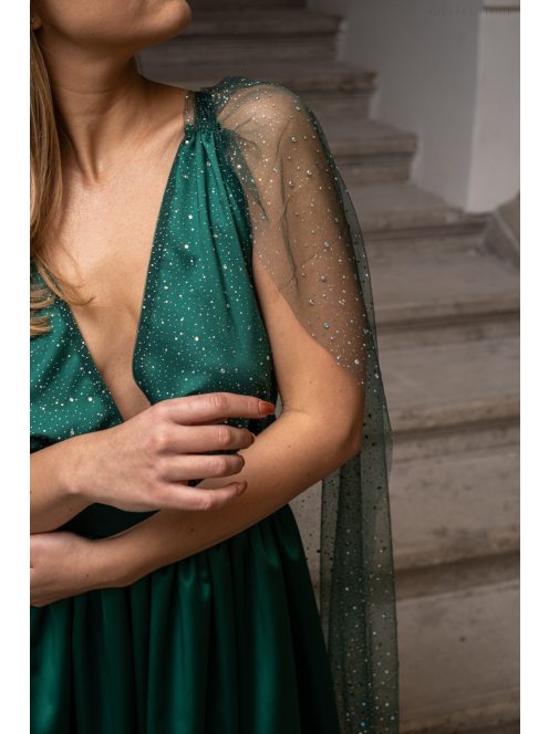 Scarlett - špeciálne maxi šaty s prekríženou látkou na chrbte a flitrovým tylom, v zelenej farbe 