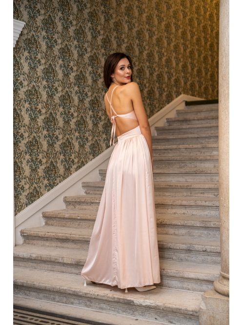 Emma - broskyňové maxi šaty s výstrihom do V so špeciálnym zadným dielom z ľahkého saténového materiálu