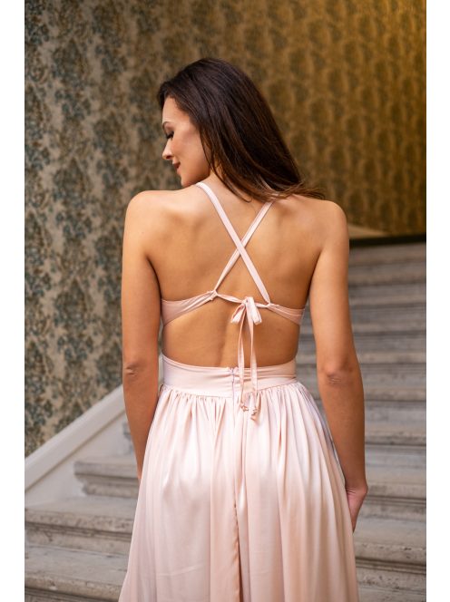 Emma - broskyňové maxi šaty s výstrihom do V so špeciálnym zadným dielom z ľahkého saténového materiálu