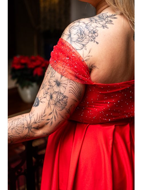 Inez - červené mini šaty s trblietavým tylom,  nariaseným topom a romantickými rukávmi