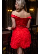 Frida - saténové mini šaty s padavými ramenami a tylovou aplikáciou na sukni, v červenej farbe