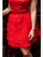 Frida - saténové mini šaty s padavými ramenami a tylovou aplikáciou na sukni, v červenej farbe