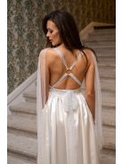 Scarlett - špeciálne maxi šaty s prekríženou látkou na chrbte, z bieleho saténového materiálu, s trblietavým tylom