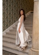 Scarlett - špeciálne maxi šaty s prekríženou látkou na chrbte, z bieleho saténového materiálu, s trblietavým tylom