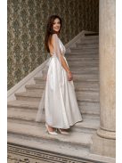 Scarlett - špeciálne maxi šaty s prekríženou látkou na chrbte, z bieleho saténového materiálu, s trblietavým tylom