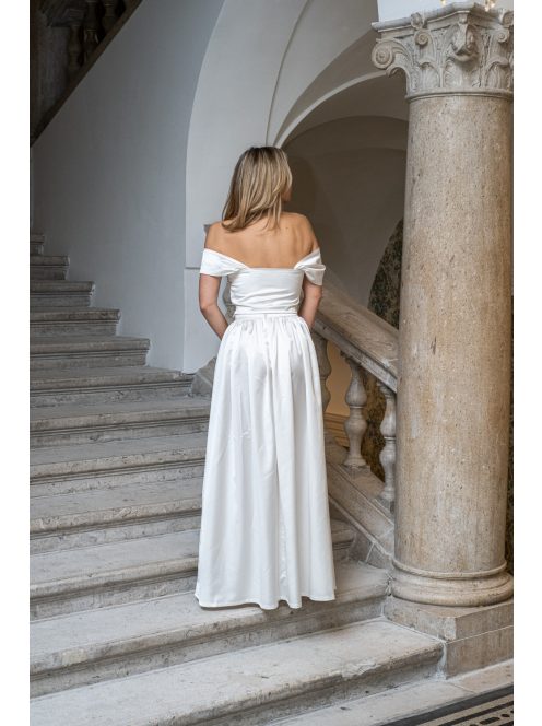 Rebeka - nariasená maxi sukňa z bieleho, saténového materiálu