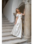 Rebeka - nariasená maxi sukňa z bieleho, saténového materiálu