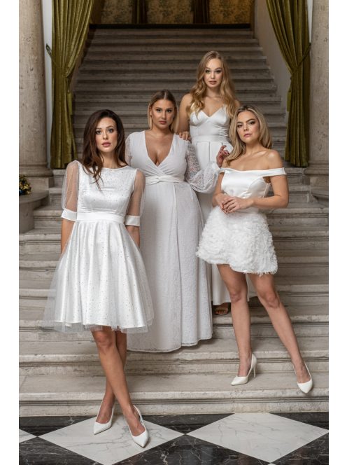 Andrea - biele mini šaty s pufovanými rukávmi a špeciálnym strihom na chrbte, zo saténového materiálu s kamienkovým tylom