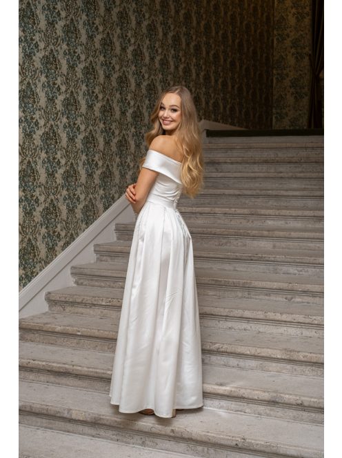 Audrey - saténové maxi šaty so srdiečkovým výstrihom, v bielej farbe