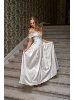   Audrey - saténové maxi šaty so srdiečkovým výstrihom, v bielej farbe