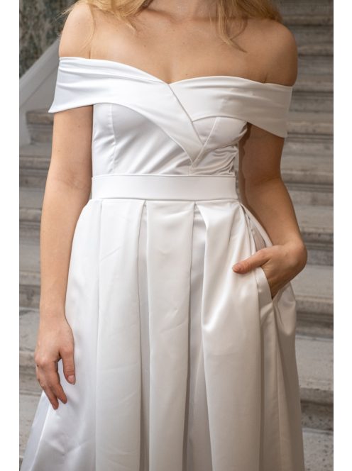 Audrey - saténové maxi šaty so srdiečkovým výstrihom, v bielej farbe