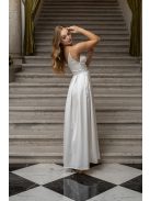 Zenina - saténové maxi šaty s výstrihom do V a špagetovými ramienkami, v bielej farbe