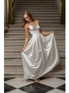 Zenina - saténové maxi šaty s výstrihom do V a špagetovými ramienkami, v bielej farbe