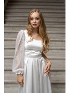 Nicole - asymetrické, saténové maxi šaty s čipkovaným rukávom, v bielej farbe