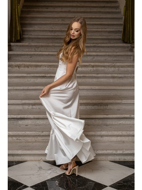 Evelin - saténové maxi šaty s volánovým lemom a  hrubými ramienkami, v bielej farbe