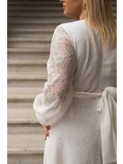 Daisy - zavinovacie, mušelínové maxi šaty s dlhým rukávom a čipkou, v bielej farbe