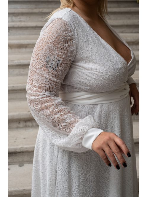 Daisy - zavinovacie, mušelínové maxi šaty s dlhým rukávom a čipkou, v bielej farbe