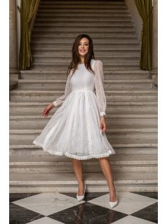   Csinszka - čipkované midi šaty s dlhým rukávom, v bielej farbe