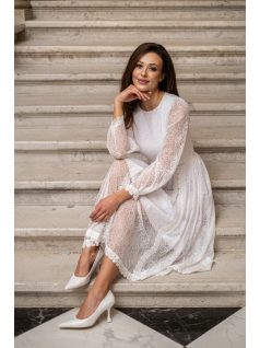   Csinszka - čipkované midi šaty s dlhým rukávom, v bielej farbe