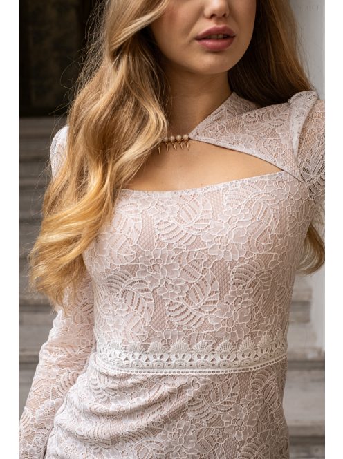 Lotti - čipkované, puzdrové mini šaty s dlhým rukávom, v bielej farbe