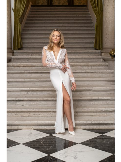 Léna - maxi šaty s dlhým rukávom, matným čipkovaným topom a hlbokým výstrihom do V, úzkou sukňou, v bielej farbe.