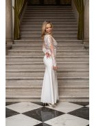 Léna - maxi šaty s dlhým rukávom, matným čipkovaným topom a hlbokým výstrihom do V, úzkou sukňou, v bielej farbe.