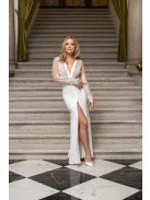 Léna - maxi šaty s dlhým rukávom, matným čipkovaným topom a hlbokým výstrihom do V, úzkou sukňou, v bielej farbe.