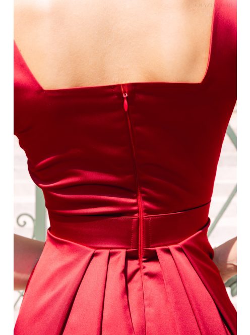 Maya - bordópiros szatén alkalmi ruha átlapolt rakásos szoknyával