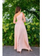 Linda - púder színű féloldalas lágy szatén maxi ruha masnival