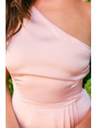 Linda - púder színű féloldalas lágy szatén maxi ruha masnival