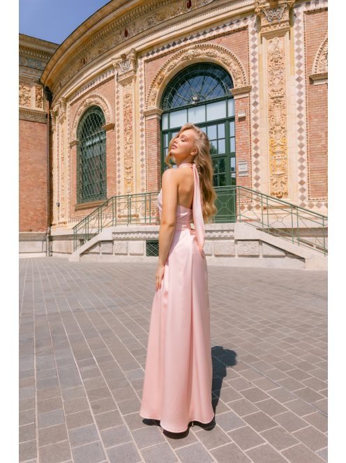 Lia - púder színű lágy szatén maxi ruha keresztezett felsőrésszel és nyakban megkötős pánttal