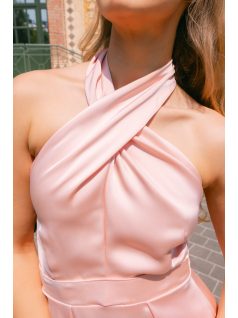   Lia - púder színű lágy szatén maxi ruha keresztezett felsőrésszel és nyakban megkötős pánttal