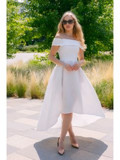   Boundless - fehér jacquard maxi ruha ejtett vállakkal és aszimmetrikus szoknyával