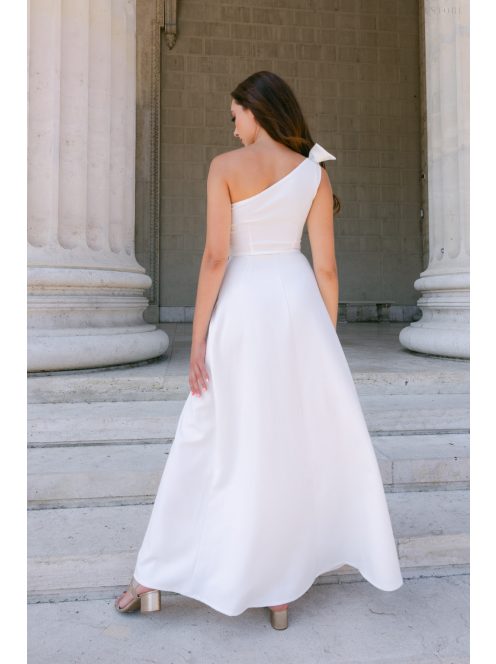 Linda - fehér színű féloldalas matt anyagú maxi ruha masnival