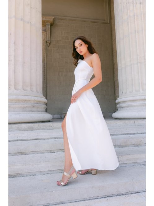 Linda - fehér színű féloldalas matt anyagú maxi ruha masnival