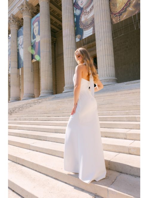 Lia - fehér színű matt anyagú maxi ruha keresztezett felsőrésszel és nyakban megkötős pánttal