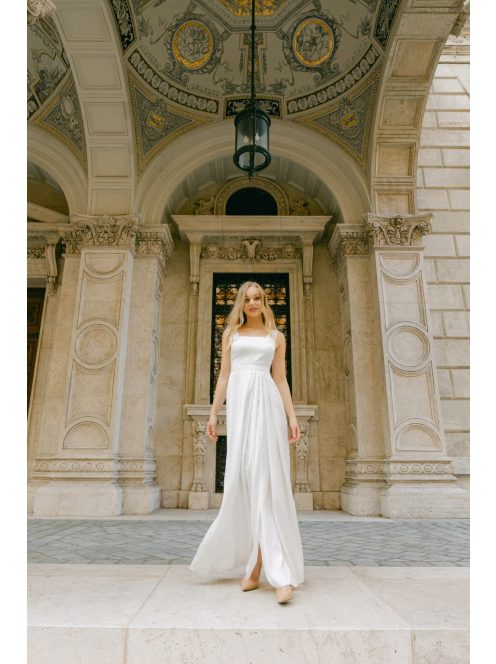 Maya – fehér light szatén maxi ruha átlapolt rakott szoknyával