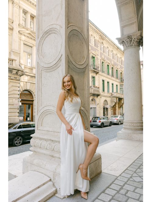 Maya – fehér light szatén maxi ruha átlapolt rakott szoknyával