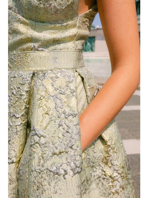 Zenina - anyagában mintás jacquard maxi ruha halványzöld színben