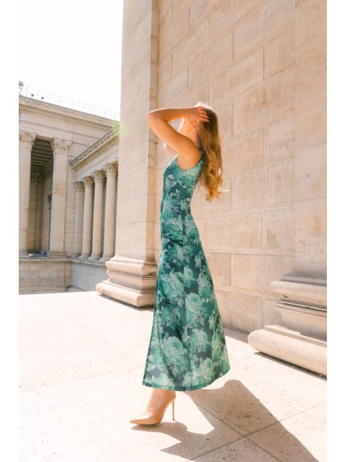 Annabella – kvetinkové saténové maxi šaty s hlbokým dekoltom a výstrihom chrbtovej časti do V