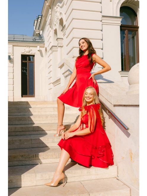 Elena – Červené saténové mini šaty s tylovou sukňou a s ramienkami so zaväzovaním na mašľu