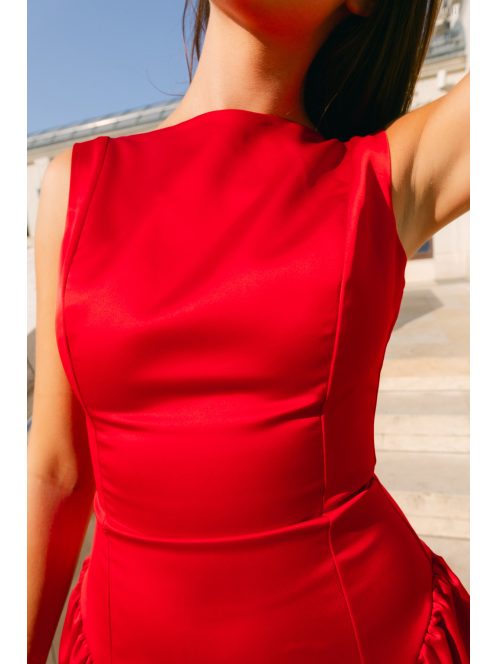 Niko – saténové mini šaty s priliehavým pásom v červenej farbe